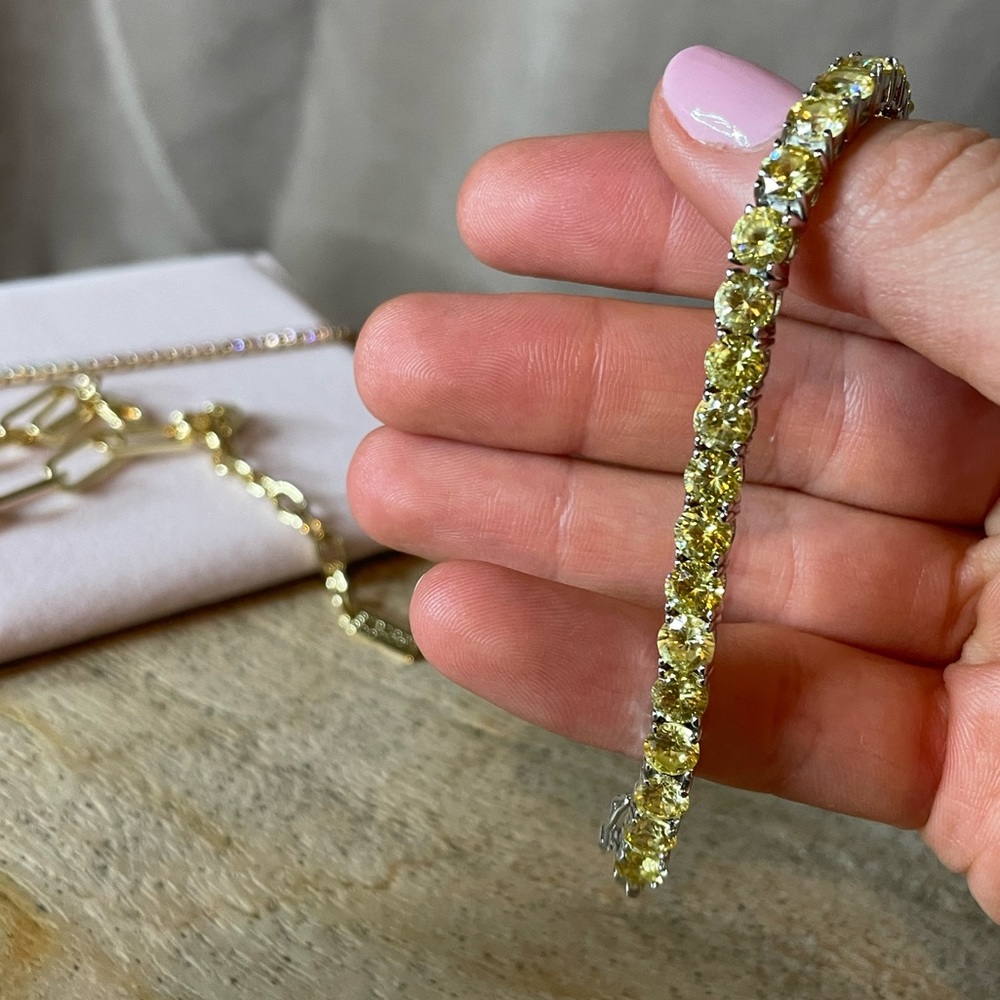 Estate sale Canary yellow tennis bracelet costume jewelry weighty, looks real!